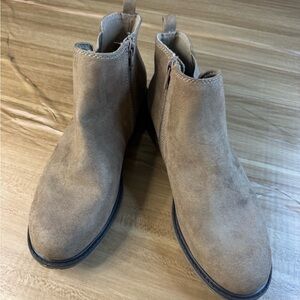 Sonoma Beige Textile Ankle Boots